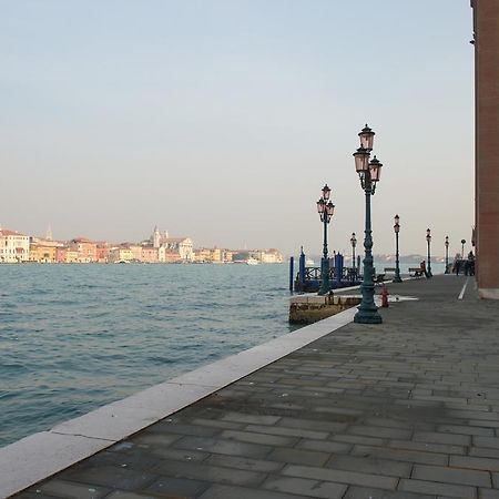 Апартаменты Residenza Giudecca Molino Stucky Венеция Экстерьер фото