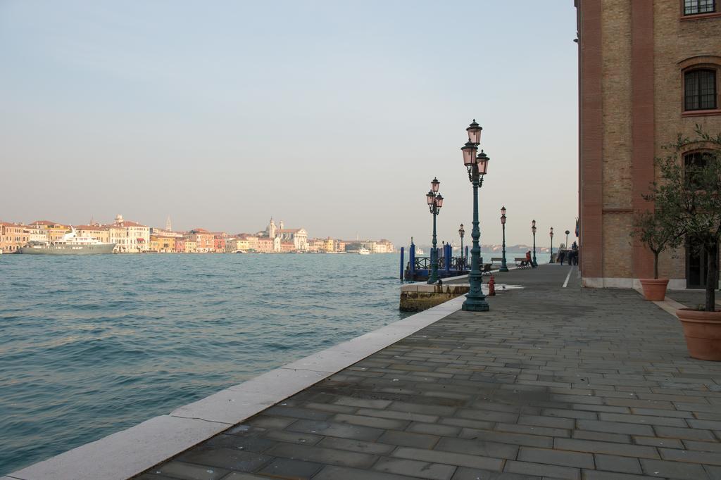 Апартаменты Residenza Giudecca Molino Stucky Венеция Экстерьер фото